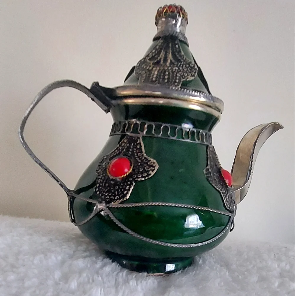 Set: ceramic & silver metal filigree Moroccan tea/coffe pot ,Large Plate - Picture 1 of 12